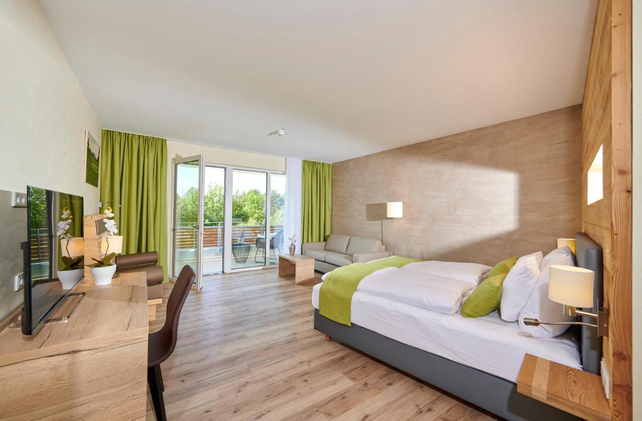 Bachhof Resort Hotel Kirchroth 外观 照片
