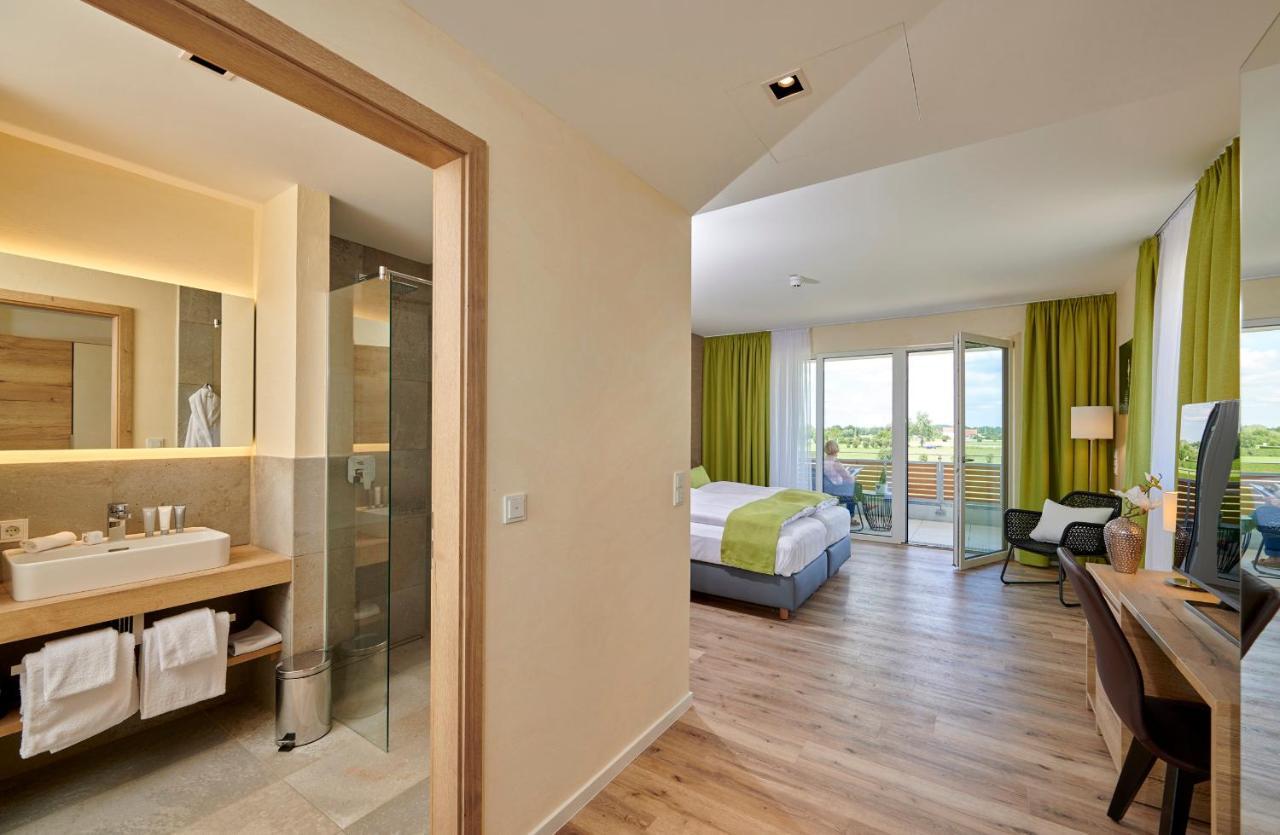 Bachhof Resort Hotel Kirchroth 外观 照片